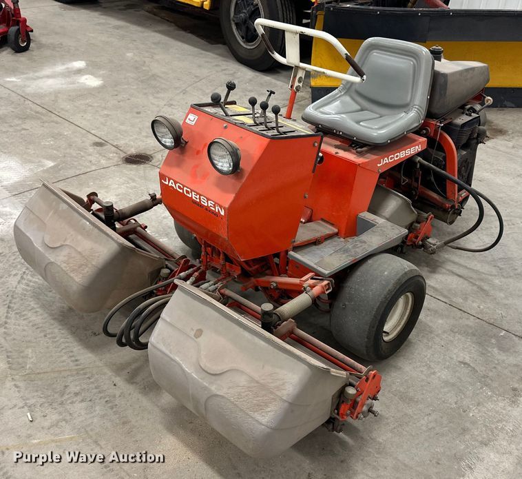 image for item OE9095 1986 Jacobsen Greens King 62221 greens mower