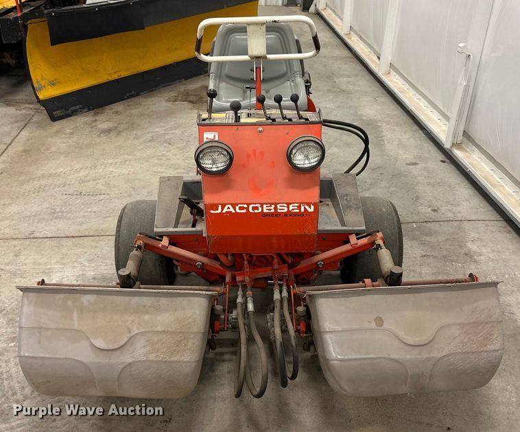 image for item OE9095 1986 Jacobsen Greens King 62221 greens mower