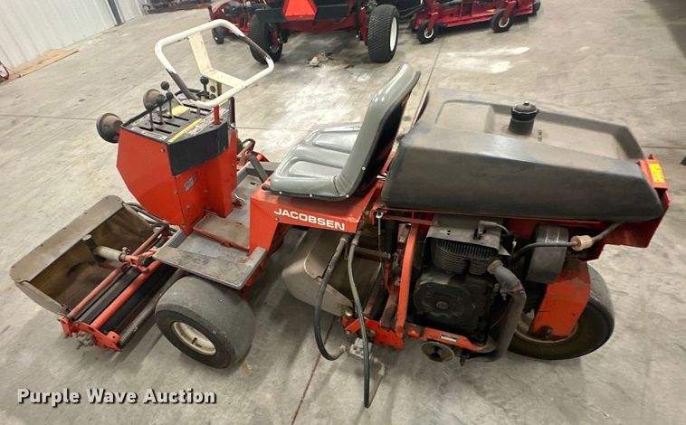 image for item OE9095 1986 Jacobsen Greens King 62221 greens mower