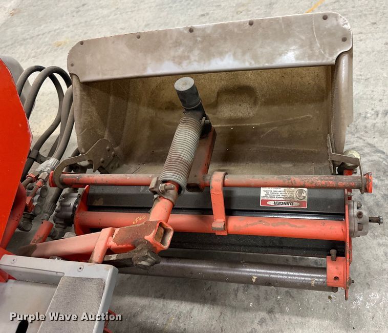 image for item OE9095 1986 Jacobsen Greens King 62221 greens mower