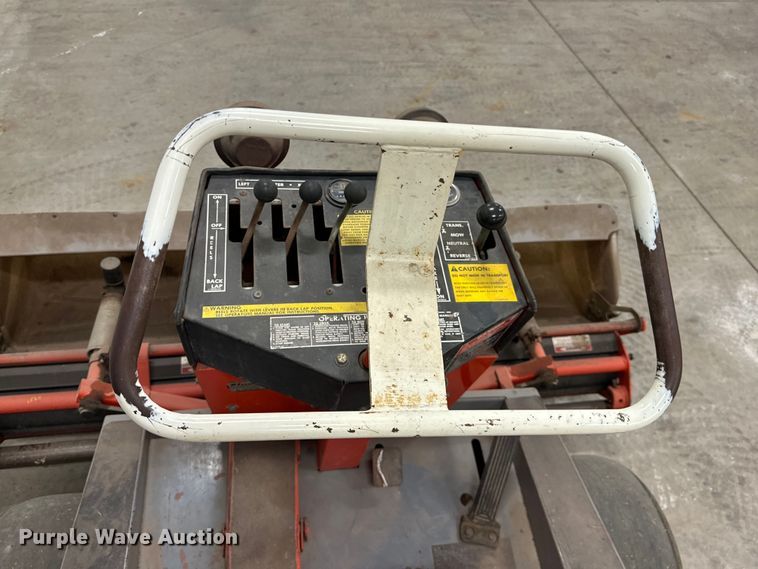 image for item OE9095 1986 Jacobsen Greens King 62221 greens mower