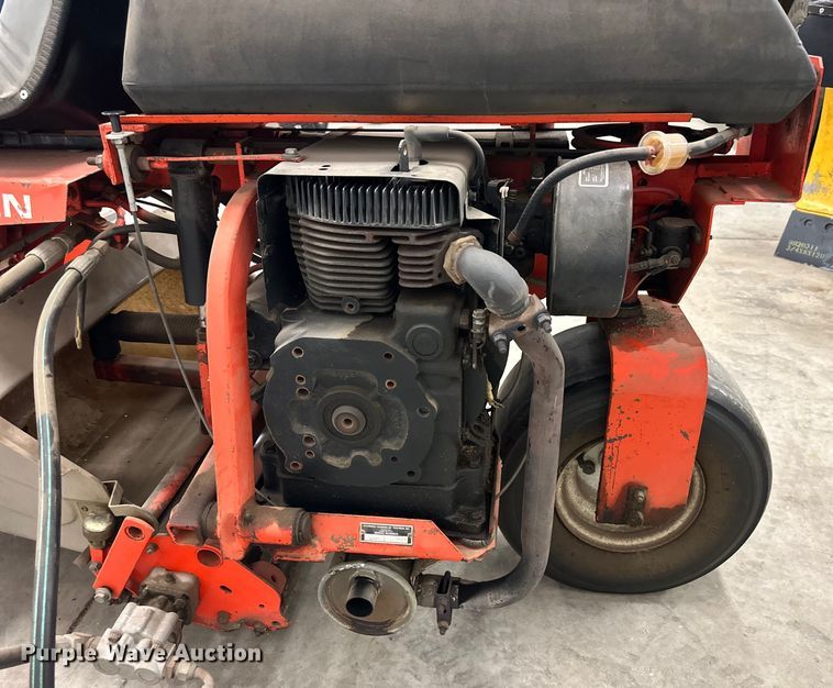 image for item OE9095 1986 Jacobsen Greens King 62221 greens mower