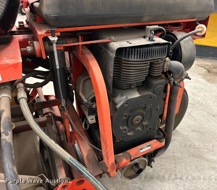 image for item OE9095 1986 Jacobsen Greens King 62221 greens mower