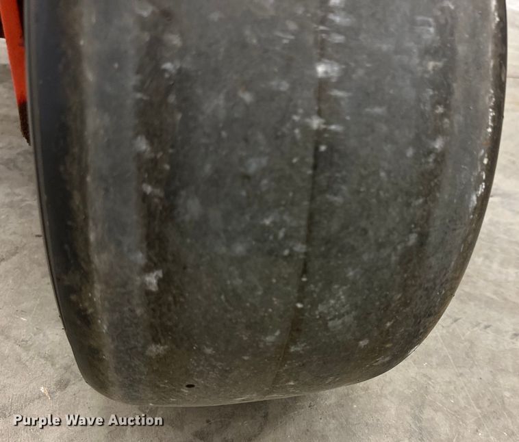 image for item OE9095 1986 Jacobsen Greens King 62221 greens mower