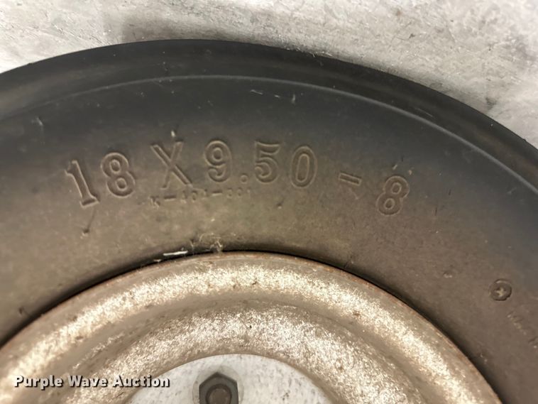 image for item OE9095 1986 Jacobsen Greens King 62221 greens mower