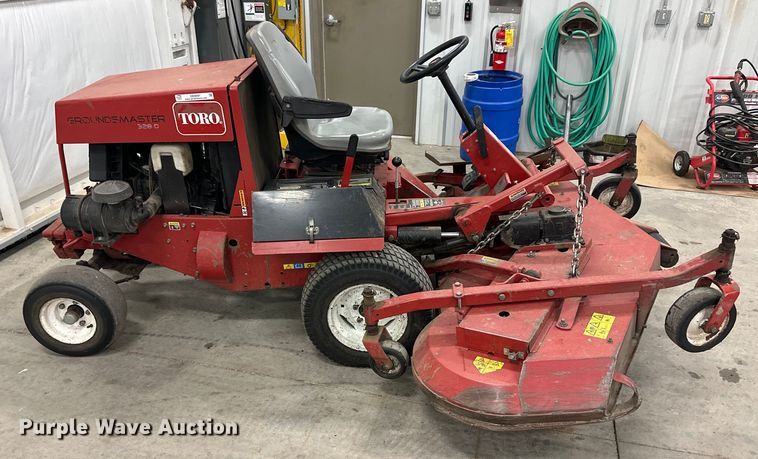 image for item OE9097 2006 Toro Groundsmaster 328D lawn mower