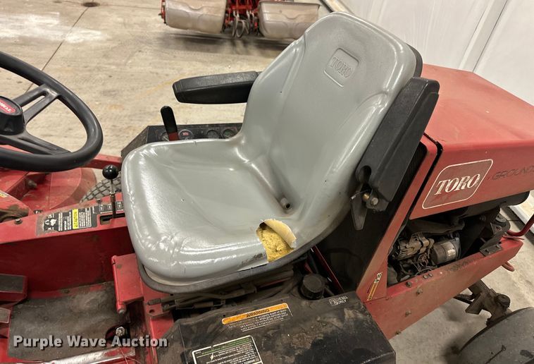 image for item OE9097 2006 Toro Groundsmaster 328D lawn mower