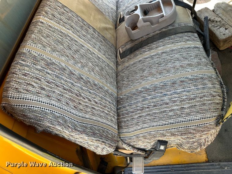 image for item OE9099 1983 Ford F700 dump truck