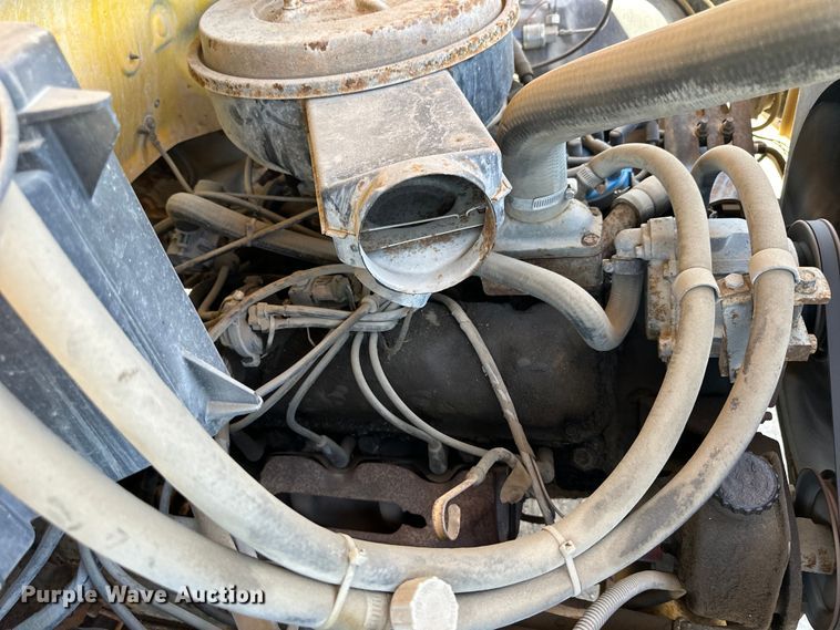 image for item OE9099 1983 Ford F700 dump truck