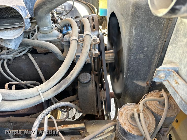 image for item OE9099 1983 Ford F700 dump truck