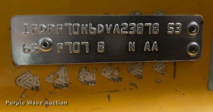 image for item OE9099 1983 Ford F700 dump truck