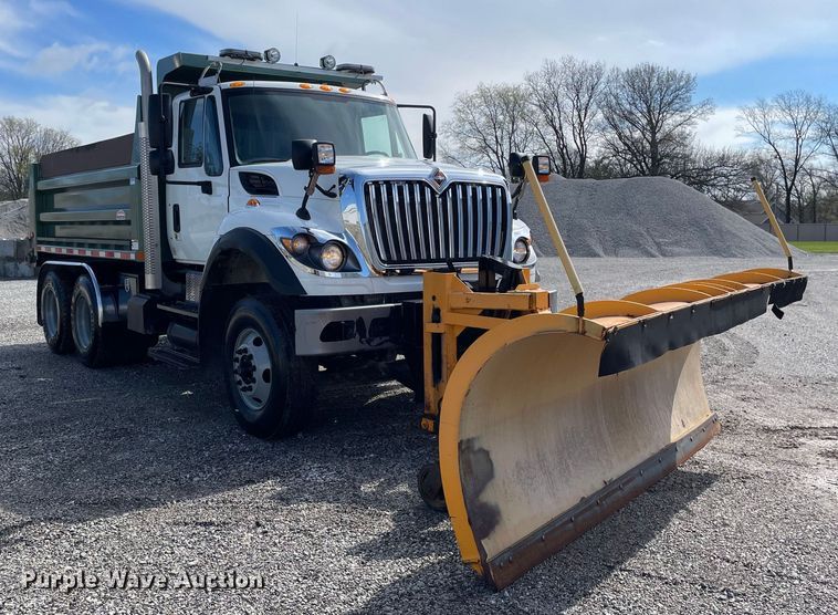 image for item OG9877 2015 International 7400 dump truck