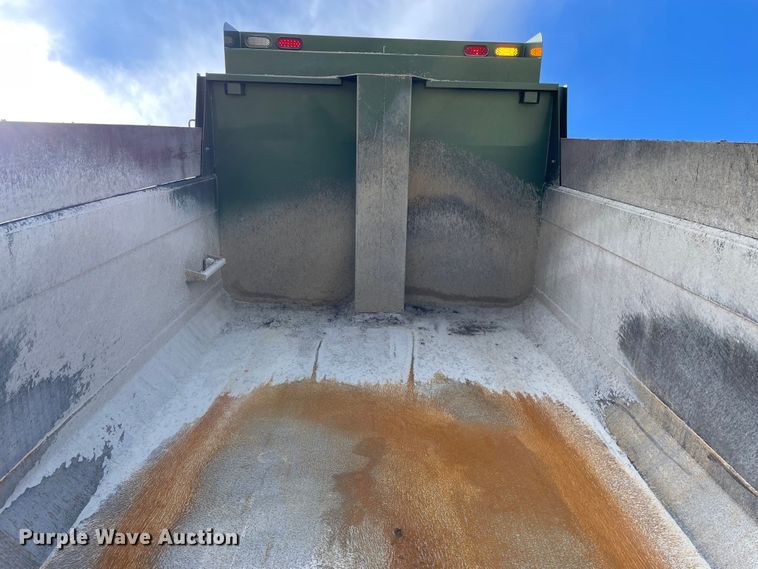 image for item OG9877 2015 International 7400 dump truck