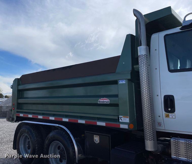 image for item OG9877 2015 International 7400 dump truck