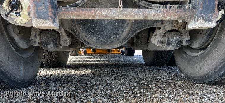 image for item OG9877 2015 International 7400 dump truck