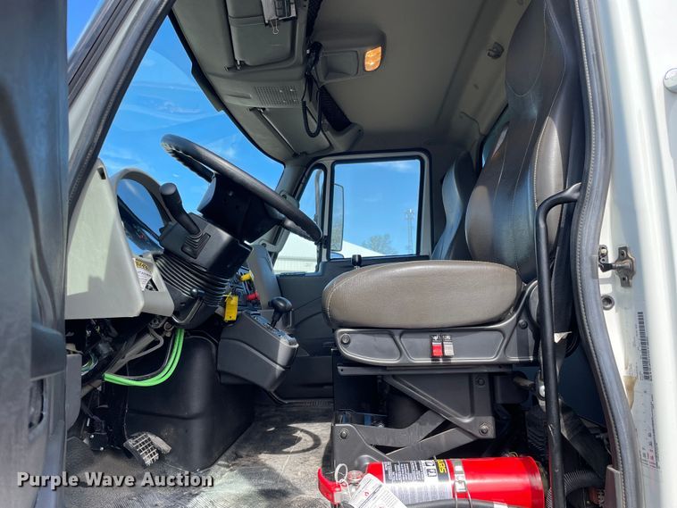 image for item OG9877 2015 International 7400 dump truck