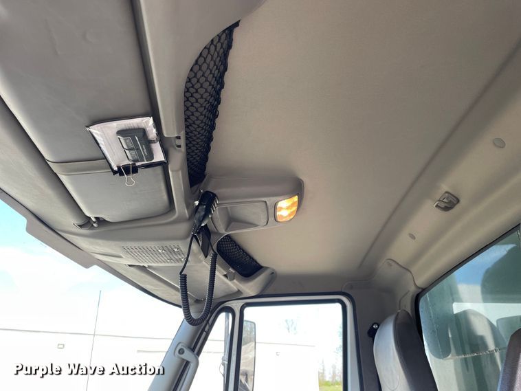 image for item OG9877 2015 International 7400 dump truck