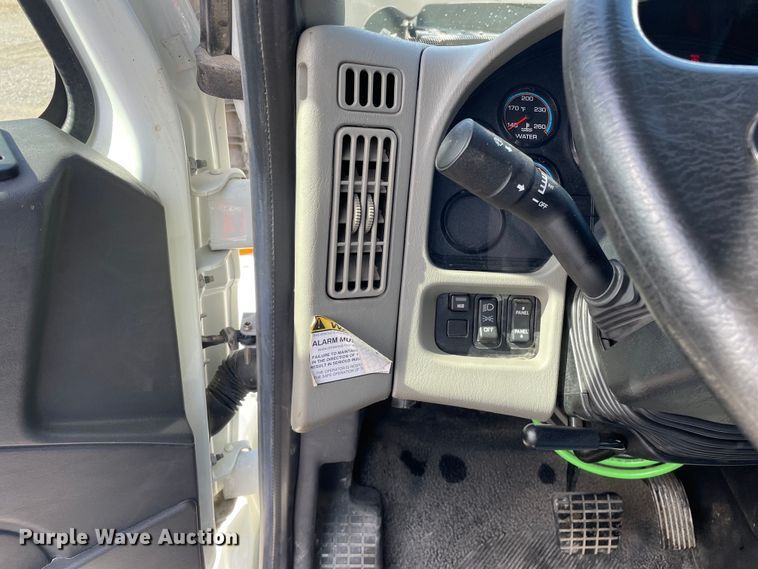 image for item OG9877 2015 International 7400 dump truck