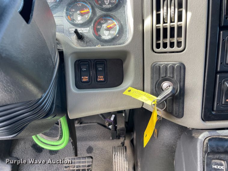 image for item OG9877 2015 International 7400 dump truck