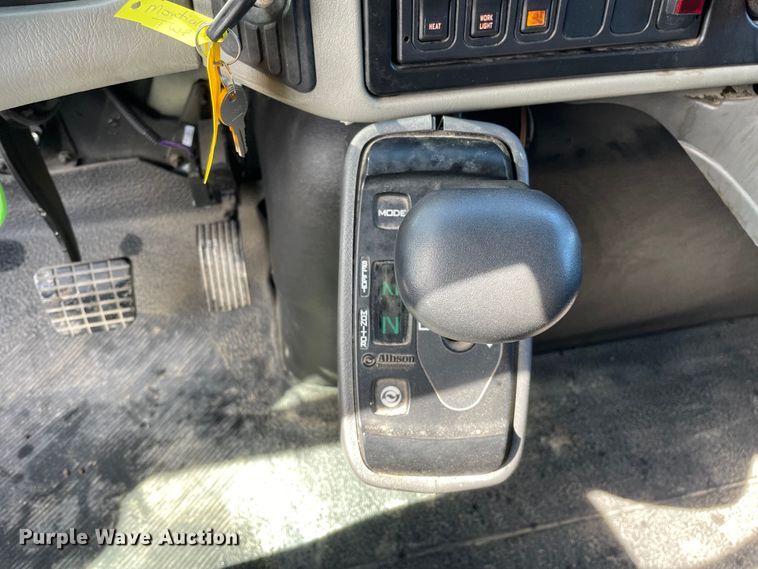 image for item OG9877 2015 International 7400 dump truck