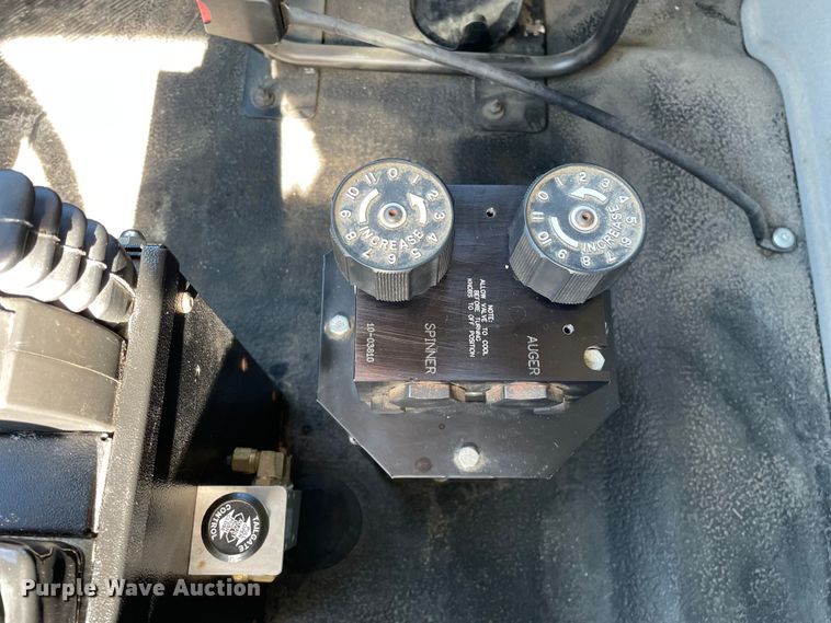 image for item OG9877 2015 International 7400 dump truck