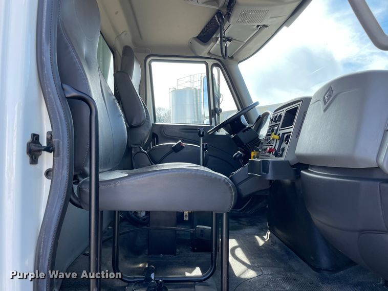 image for item OG9877 2015 International 7400 dump truck