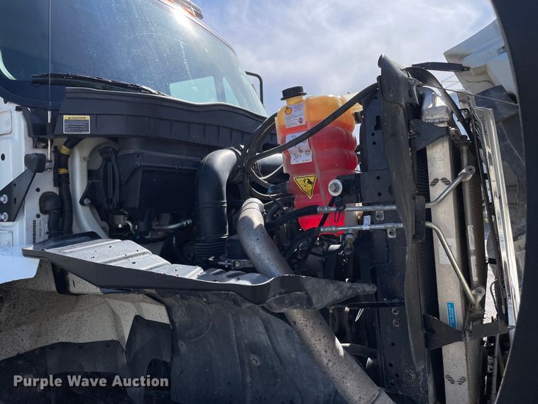 image for item OG9877 2015 International 7400 dump truck