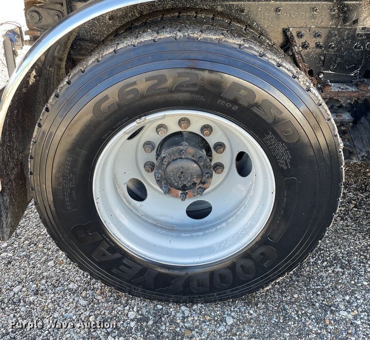 image for item OG9877 2015 International 7400 dump truck