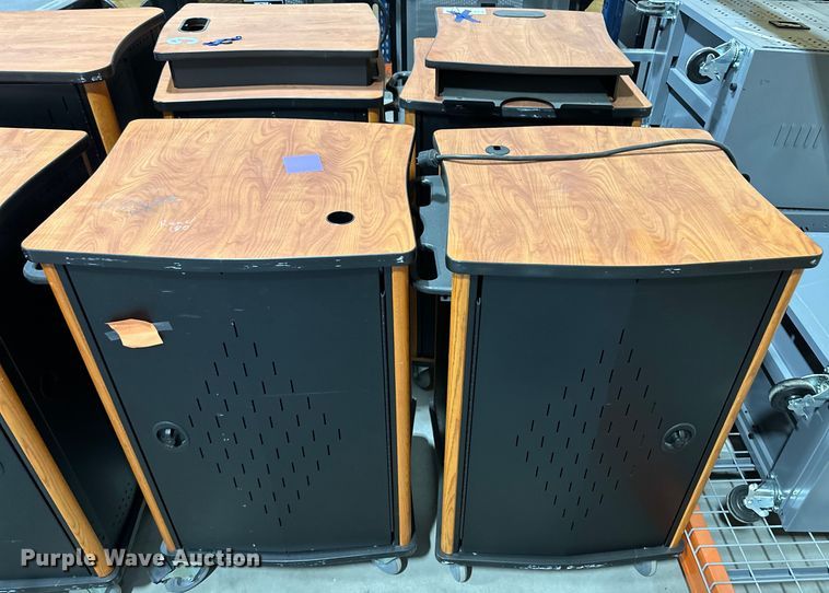 image for item OI9018 Charging stations