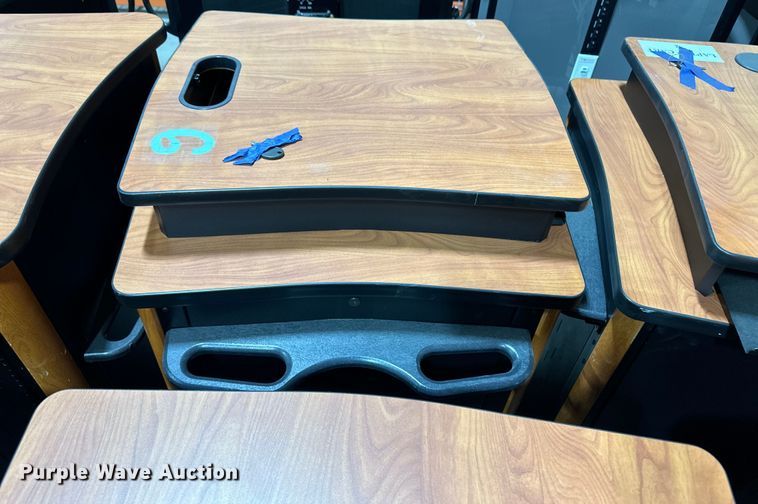 image for item OI9018 Charging stations