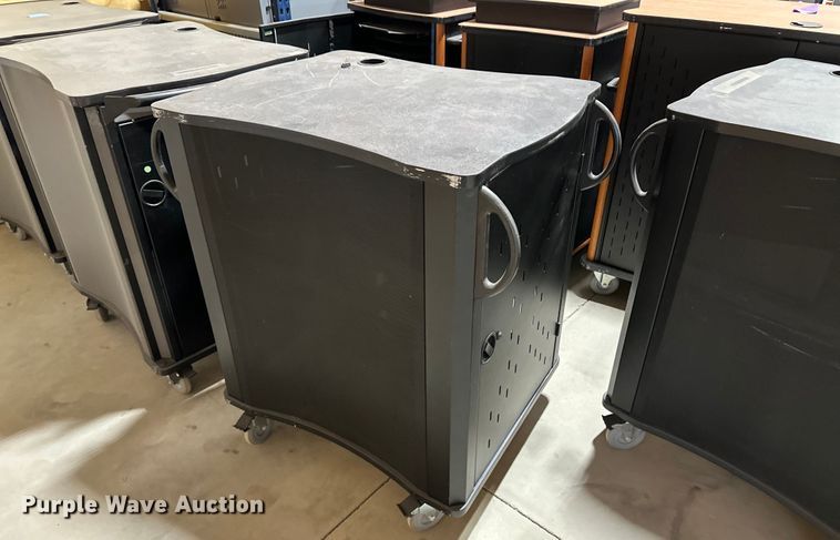 image for item OI9018 Charging stations