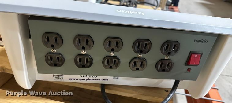 image for item OI9020 (4) Belkin tablet charging stations