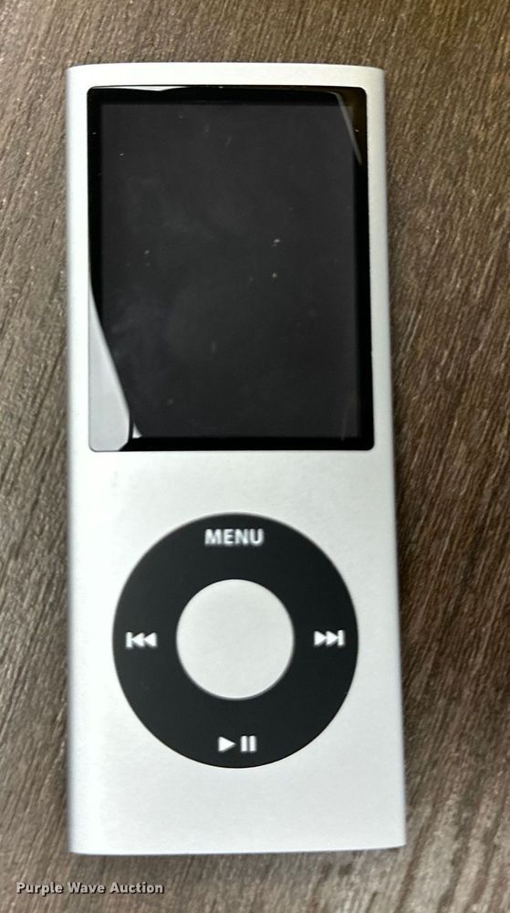 image for item OI9028 (9) iPod Nanos