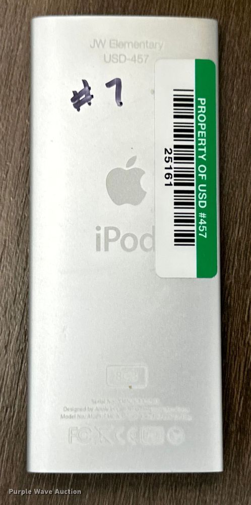 image for item OI9028 (9) iPod Nanos