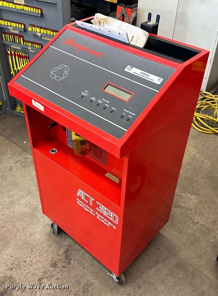 image for item OI9040 Snap On ACT 3120 refrigerant recovery/recycling machine