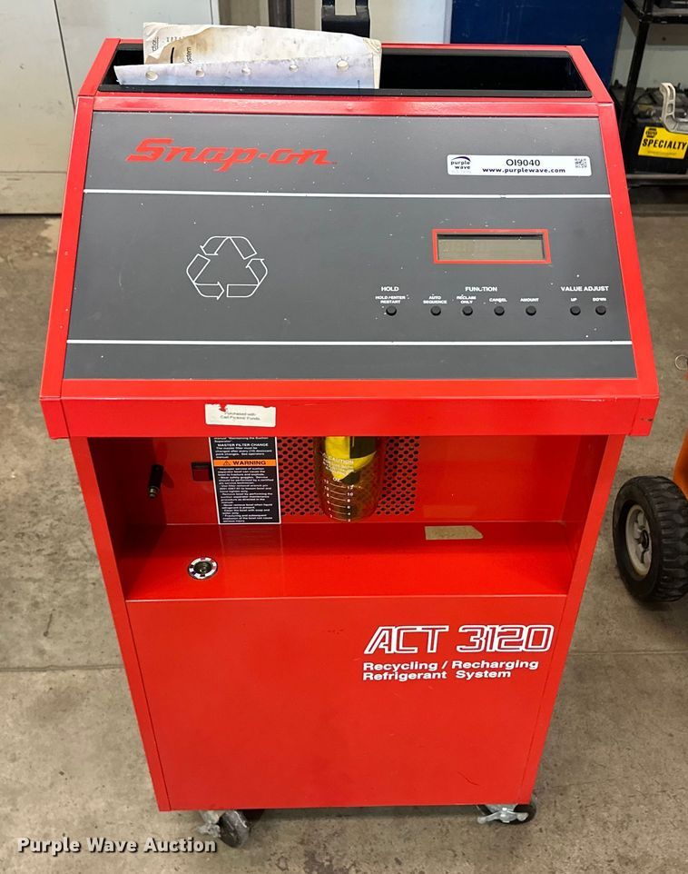 image for item OI9040 Snap On ACT 3120 refrigerant recovery/recycling machine