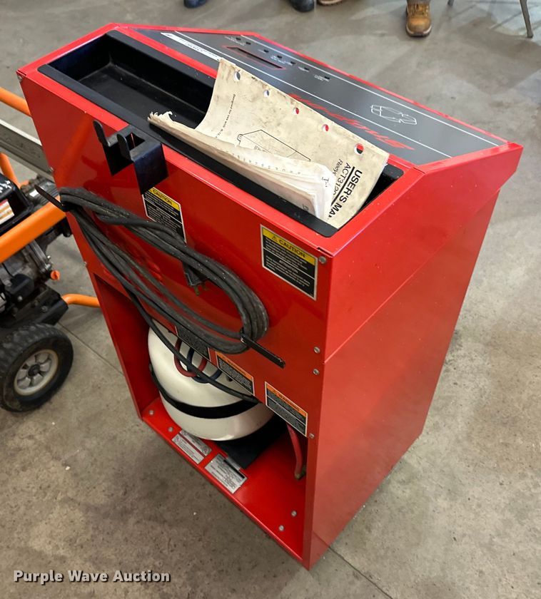 image for item OI9040 Snap On ACT 3120 refrigerant recovery/recycling machine