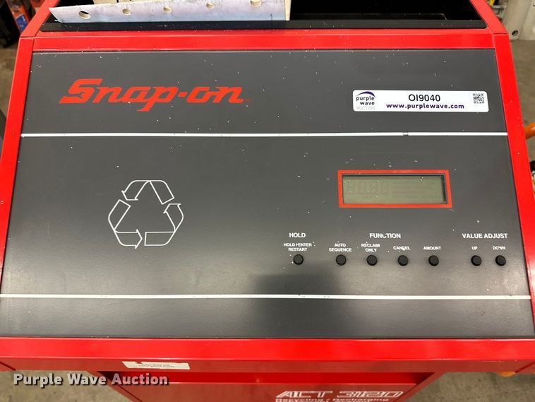 image for item OI9040 Snap On ACT 3120 refrigerant recovery/recycling machine