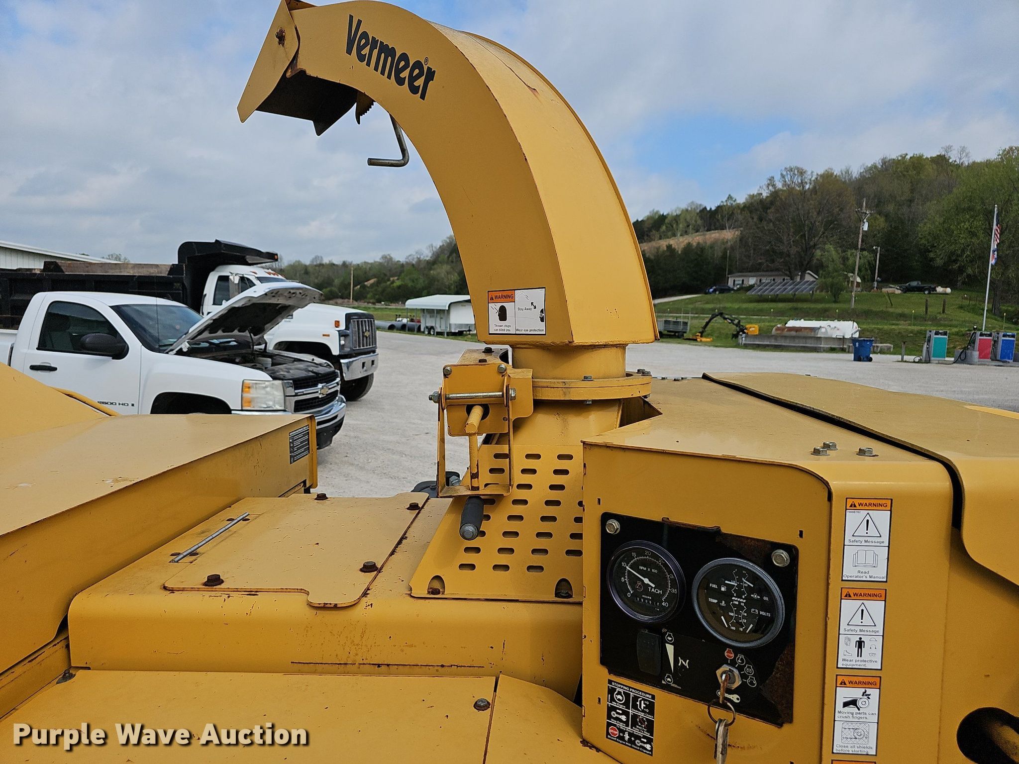 2002 Vermeer BC1400 wood chipper in Galena, MO Item EJ6312 for sale Purple Wave