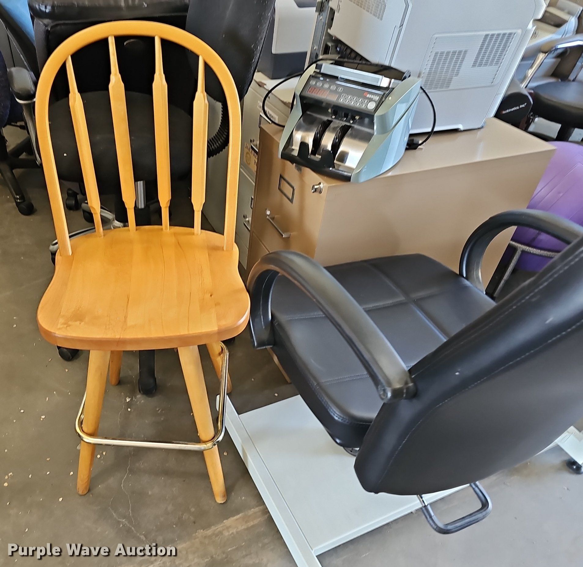 Furniture in Salina, KS Item EK5795 for sale Purple Wave