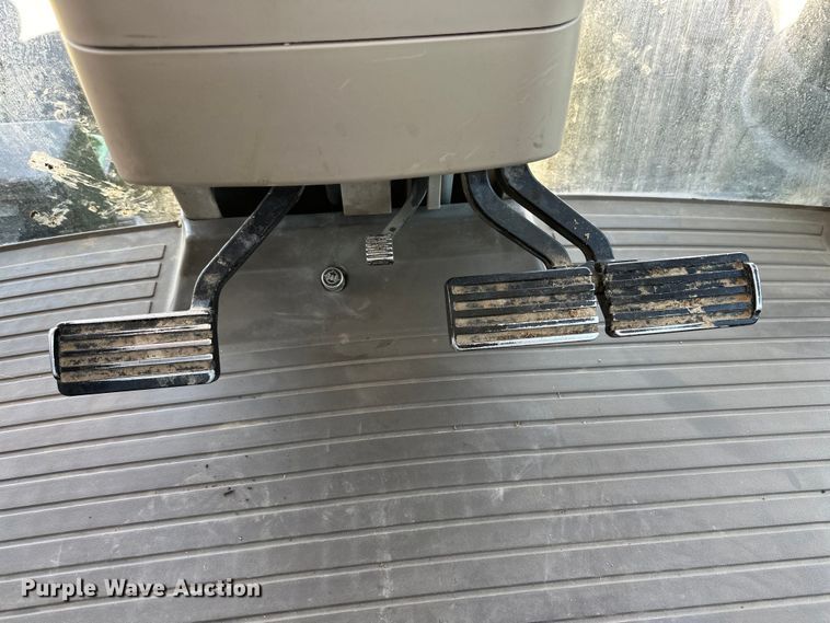 image for item DG4368 2017 John Deere 8295R MFWD tractor