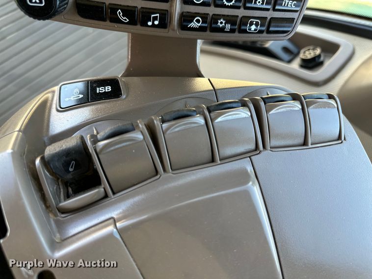 image for item DG4368 2017 John Deere 8295R MFWD tractor