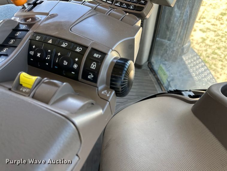 image for item DG4368 2017 John Deere 8295R MFWD tractor