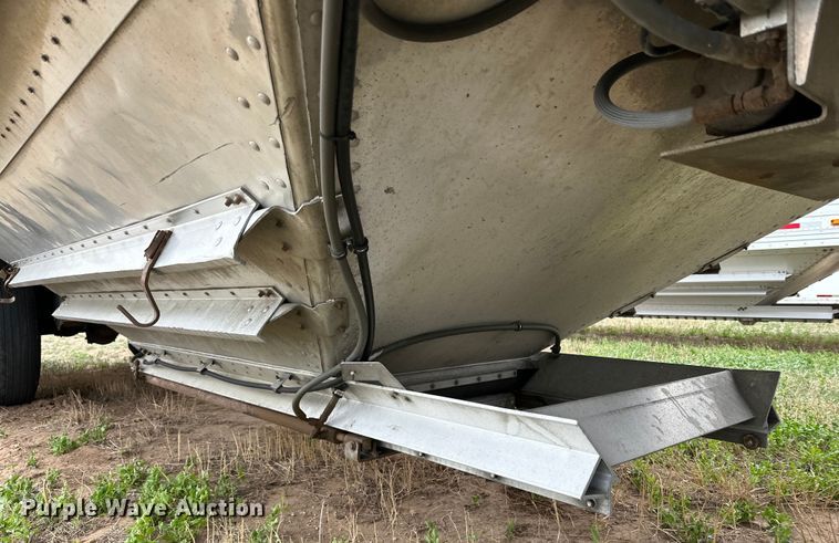 image for item DG4374 2015 Timpte grain trailer