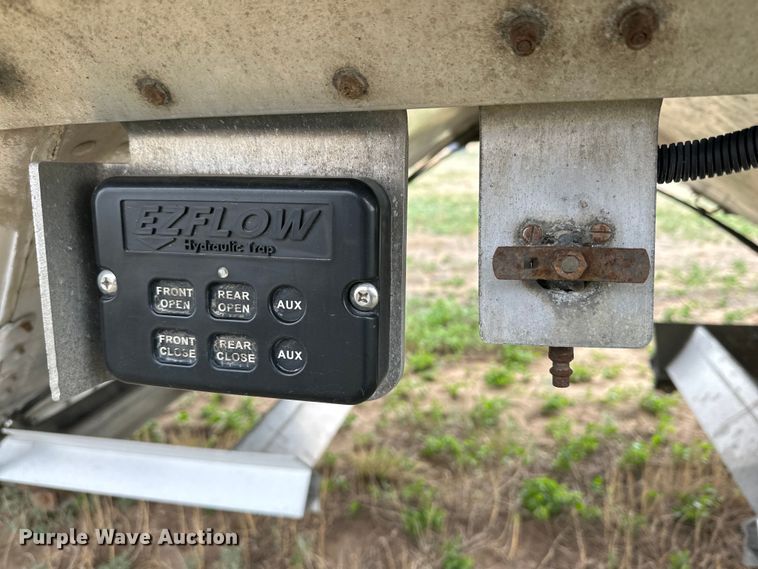 image for item DG4374 2015 Timpte grain trailer