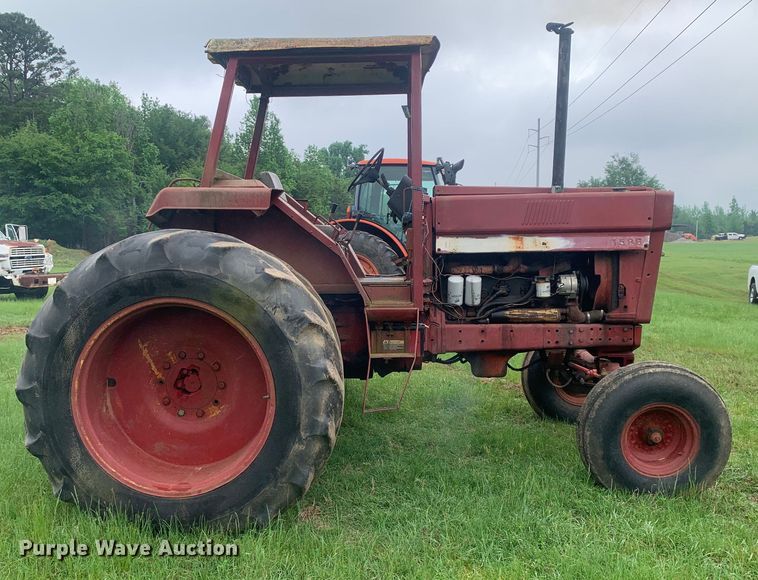 image for item DM7808 International F1586 tractor