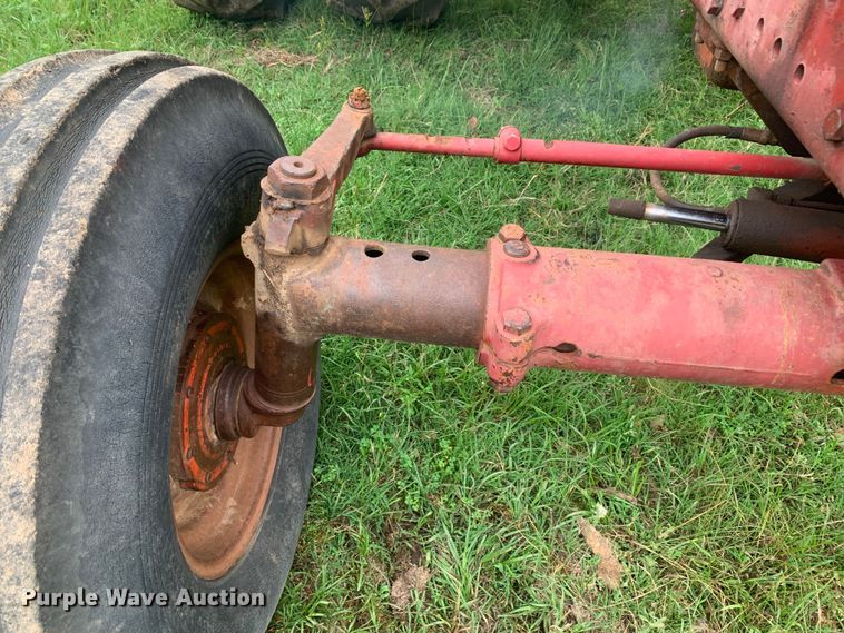 image for item DM7808 International F1586 tractor