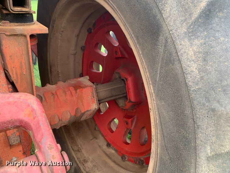 image for item DM7808 International F1586 tractor