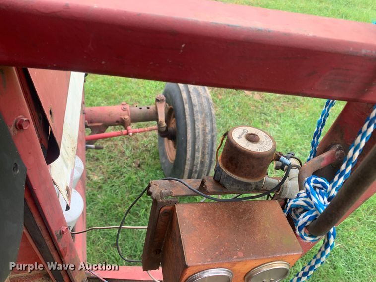 image for item DM7808 International F1586 tractor