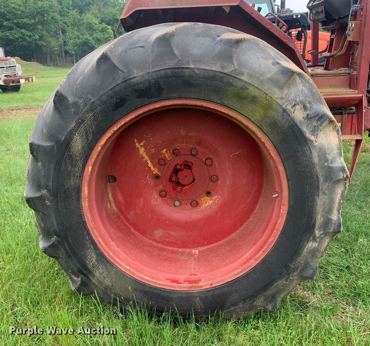 image for item DM7808 International F1586 tractor